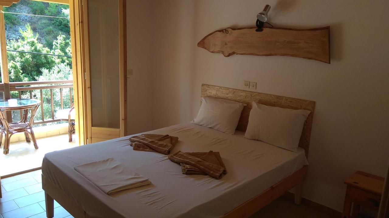 Pension Oasis Votsi  Exteriér fotografie